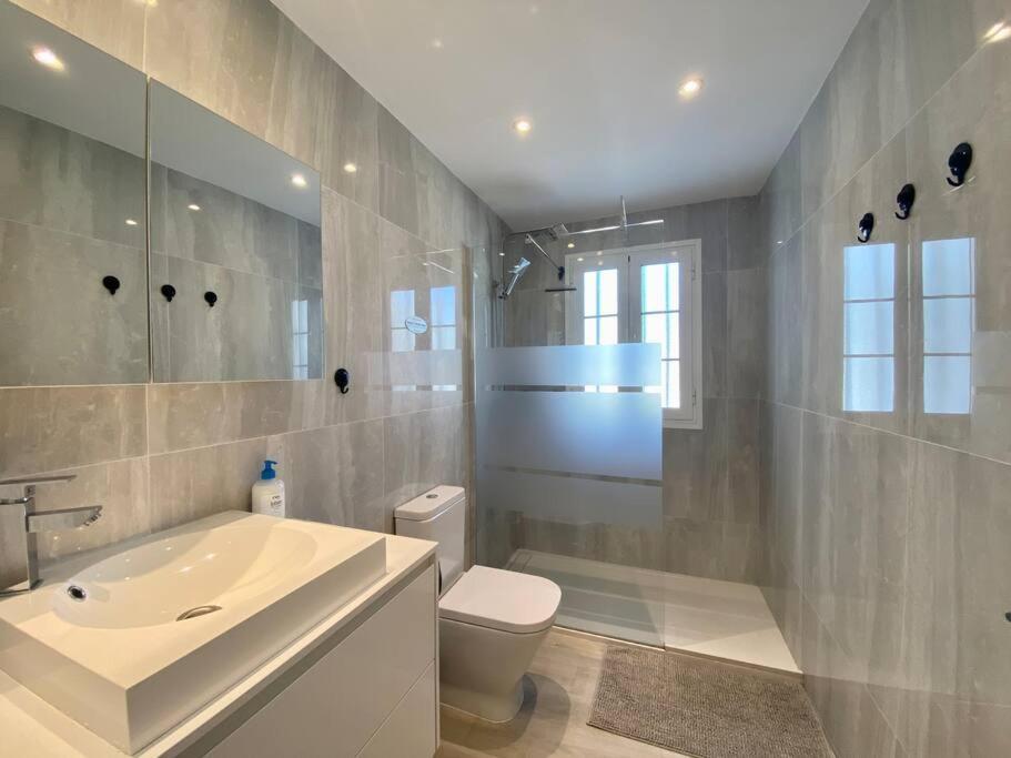 Casa De Los Suenos - 2 Bedroom Modern In Puerto Del Carmen Apartment *