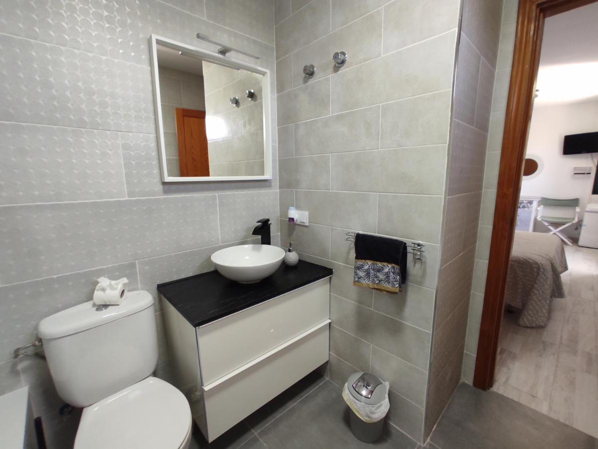 3 Private - 3 Privadas Shared Duplex Gara With Private Pool Habitación en casa particular Costa Teguise