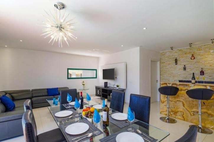 Villa Spacious Private & Private Heated Pool - Sunshine Costa Teguise