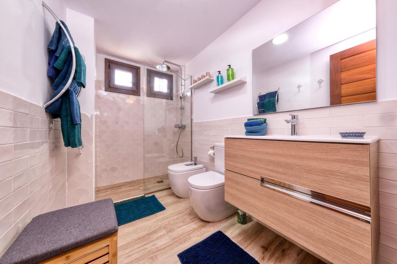 Casa Bleu 2 Floors ,2 Bedrooms ,equipped Kitchen ,balcony ,terrace And Grill Сasa de vacaciones *