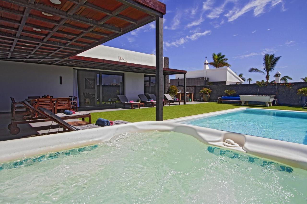 Villa Luxury Mojones Short Walk To Old Town Private Heated Pool Mojones Angie Puerto Del Carmen Tías