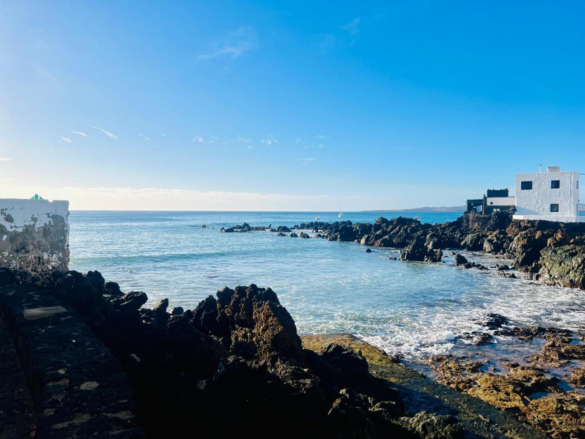 Canaryislandshost L Cala