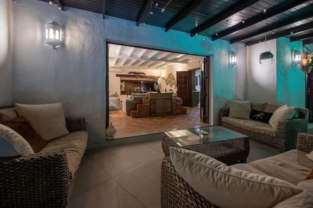 Casa De La Luna * Tías