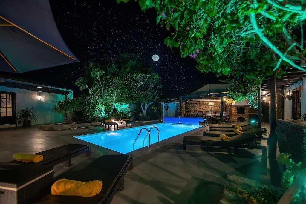 Casa De La Luna Tías