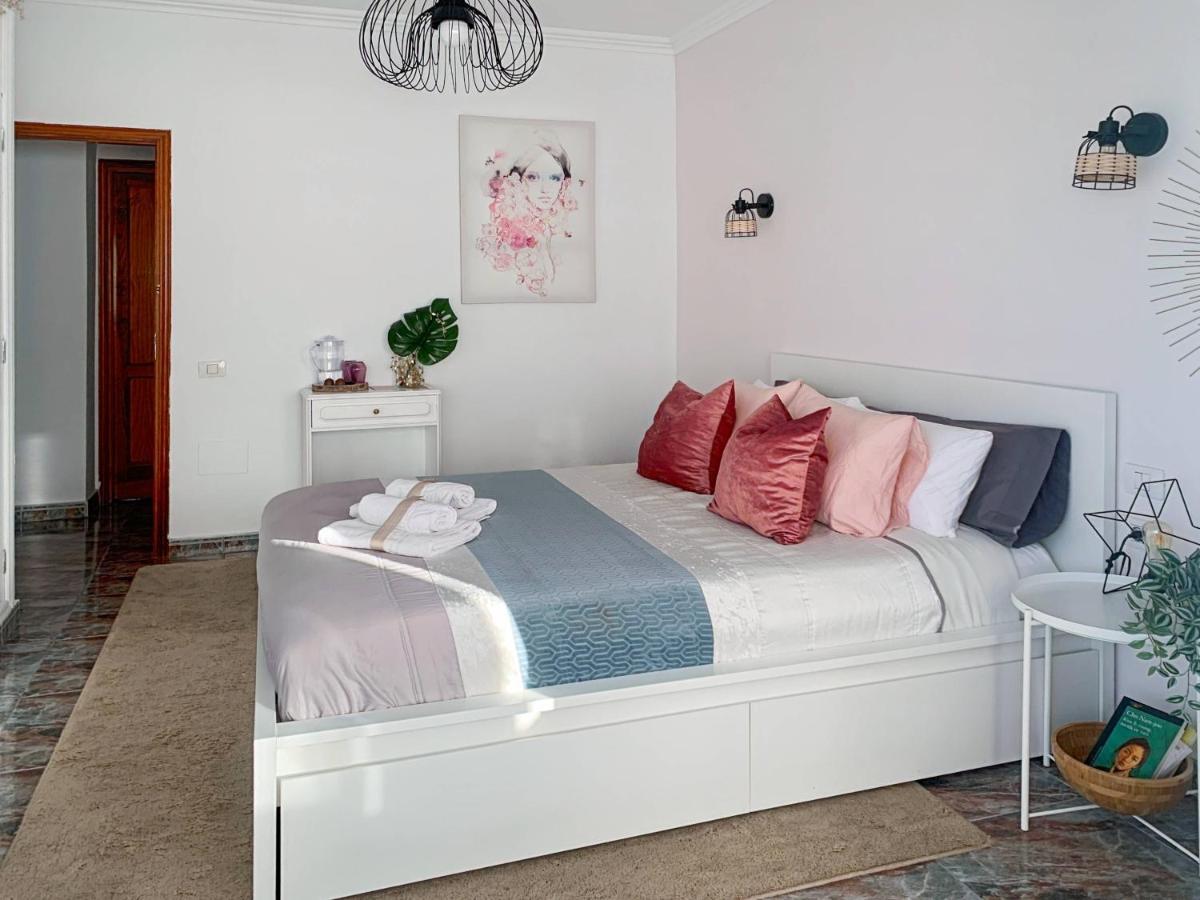 Privadas Cerca De La Playa Y Aeropuerto En Casa Compartida Con Otros Huespedes Сasa de vacaciones Playa Honda (Lanzarote)
