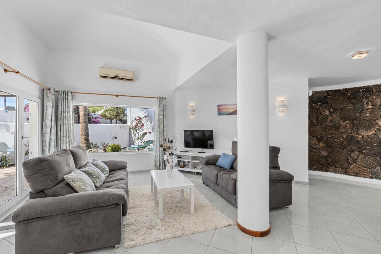 Devi Villa Costa Teguise