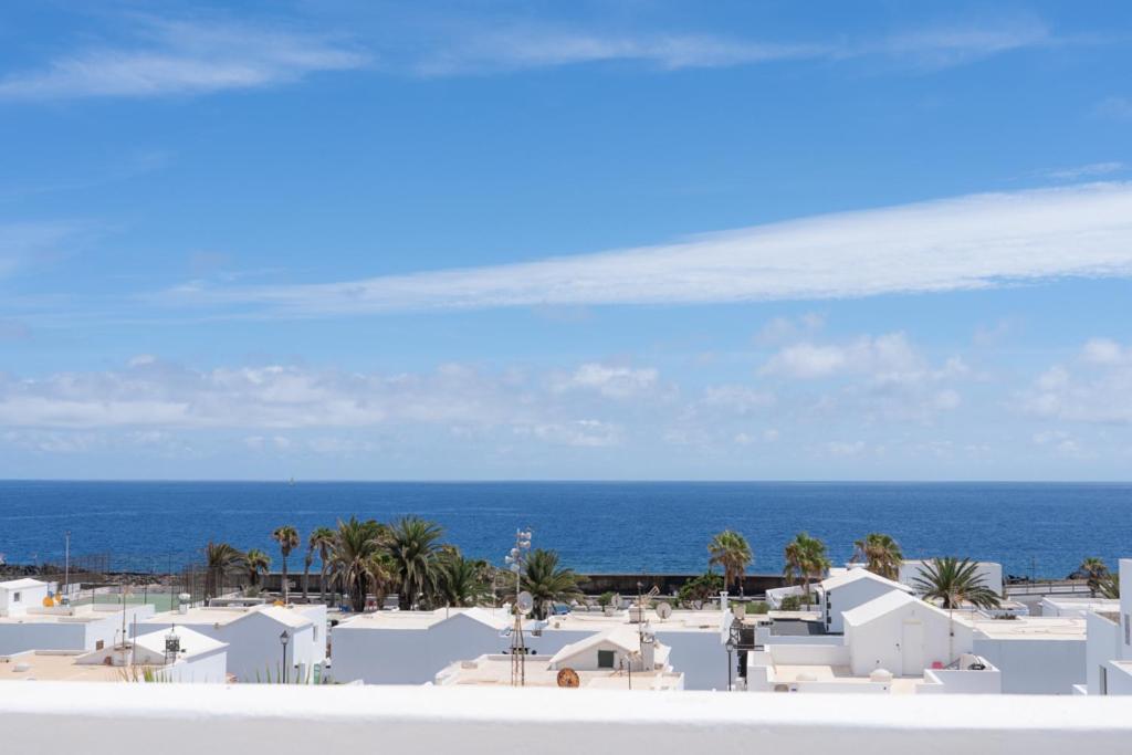 Apartment Cocomar Ii ~ Ocean View Loft Guatiza