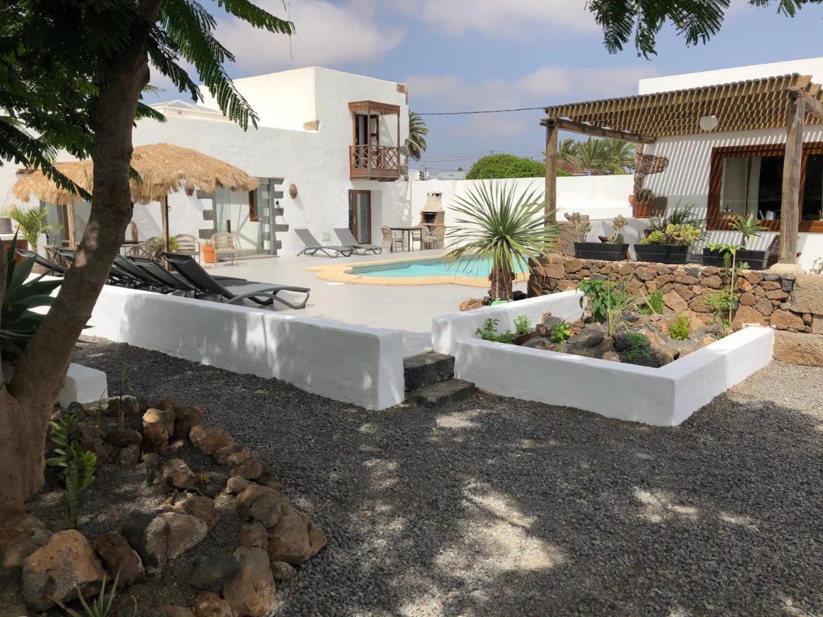 Balcon Botanico - Shared Pool - Island Location - 10 Mins Drive To Famara And La Santa