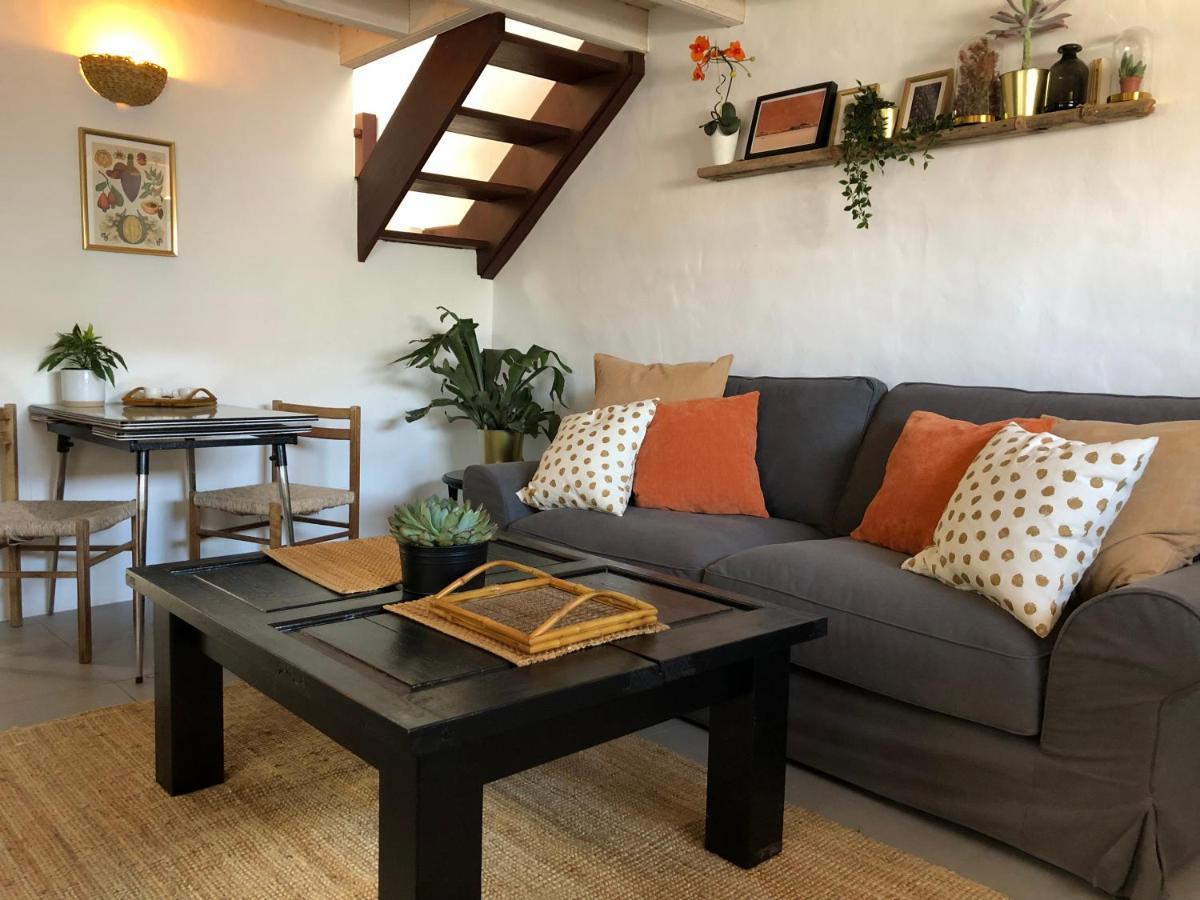 Balcon Botanico - Shared Pool - Island Location - 10 Mins Drive To Famara And La Santa