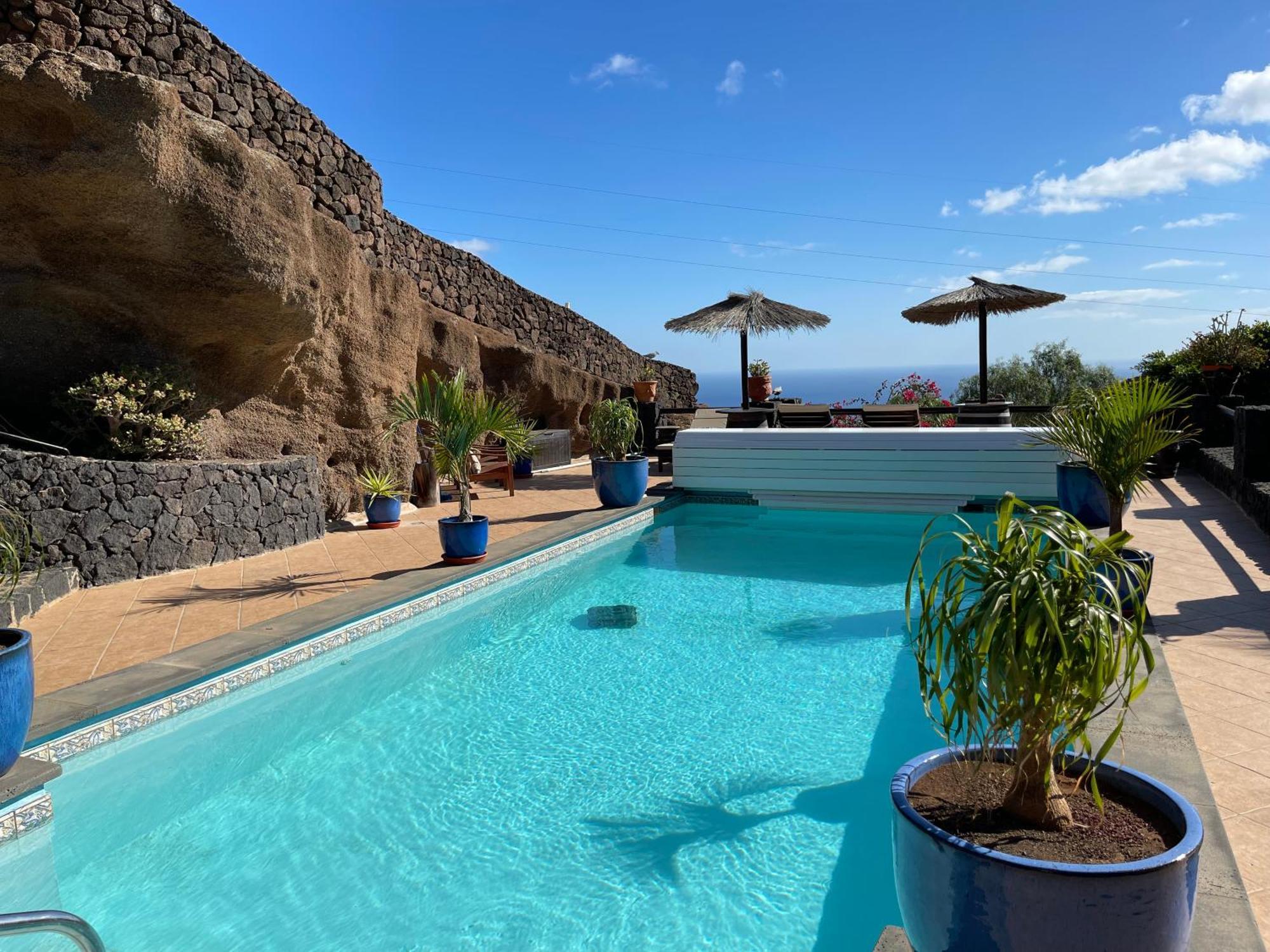 Holiday home Castillo Lanzarote Winni - Luxury - Pet Friendly With Heated Pool *