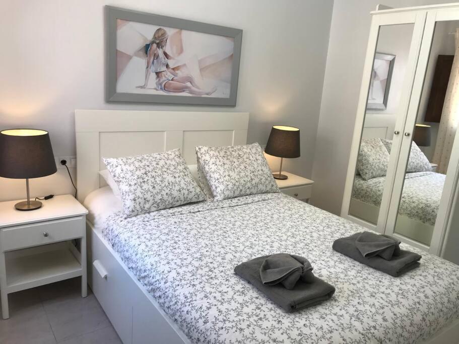 Location Location,seafront With Communal Pool. *