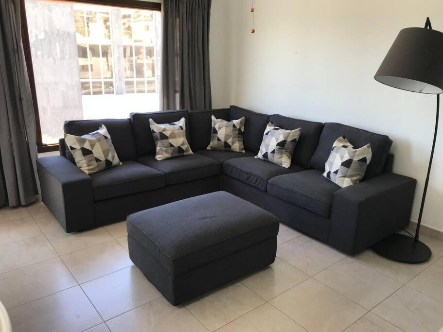 Location Location,seafront With Communal Pool. *