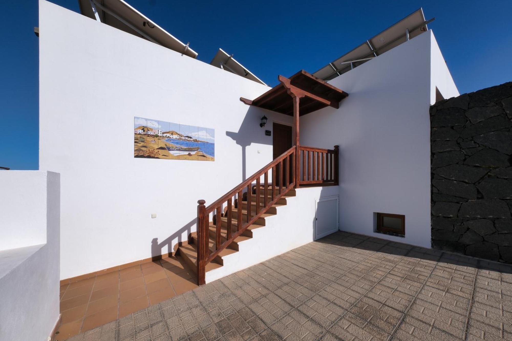 Flavia-private Pool, Jacuzzi, Sea Views Villa