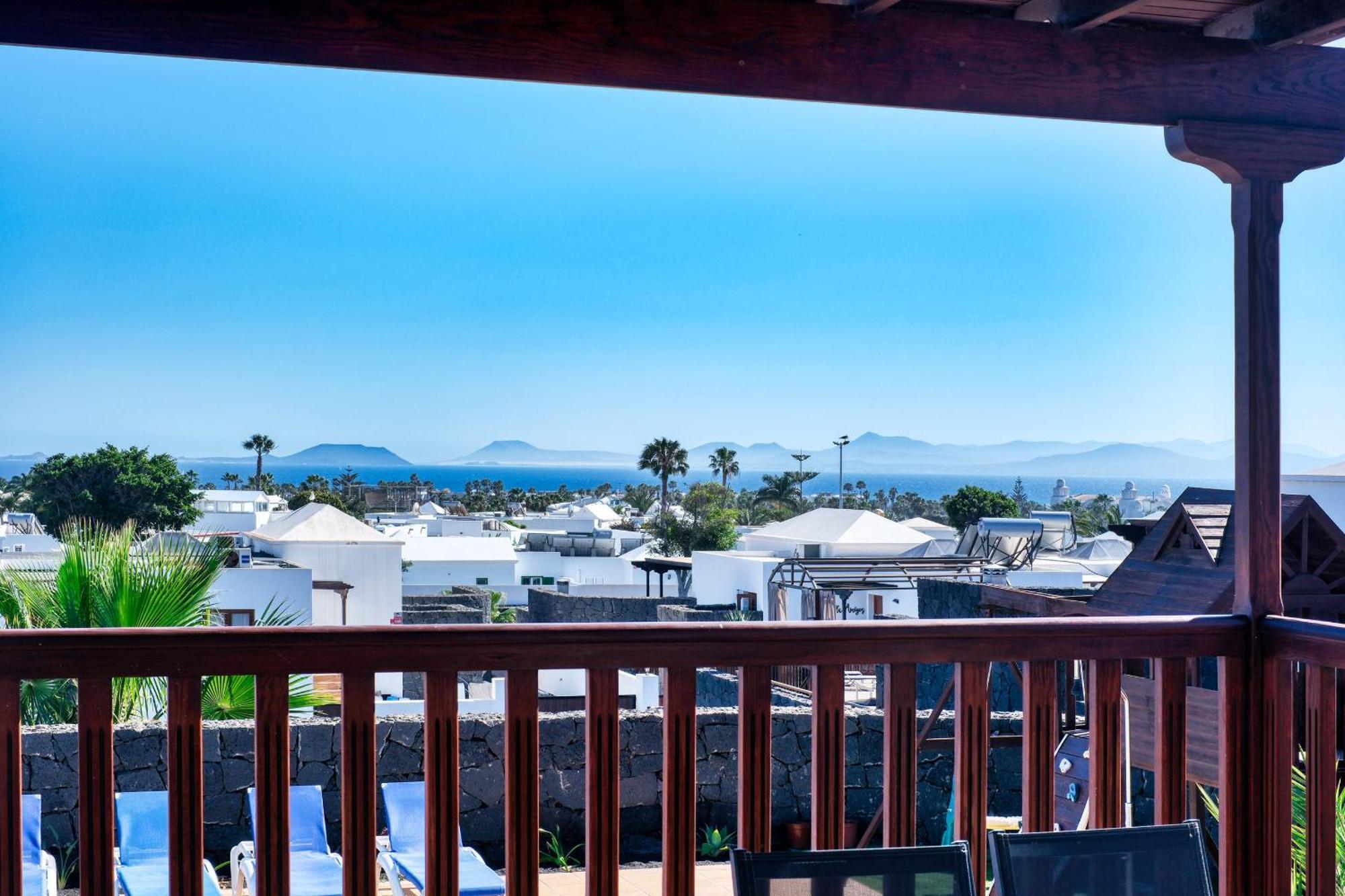 Flavia-private Pool, Jacuzzi, Sea Views Villa
