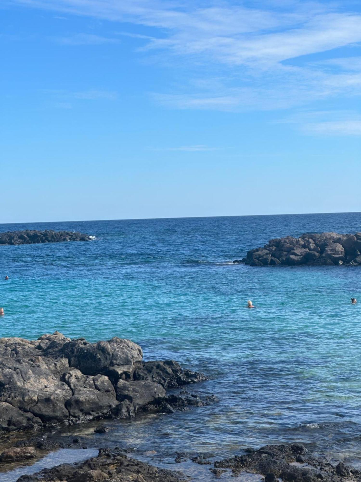 Luxury Canarian With Large Pool In Costa Teguise Apartment *