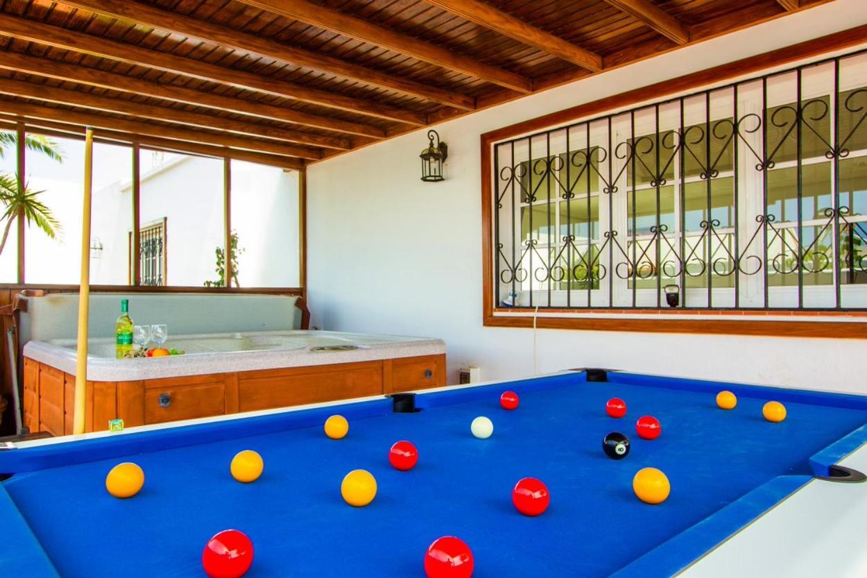 Exceptional 3 Bedroom Adsey -short Walk To Town - By Lanzarote Leisure Villa