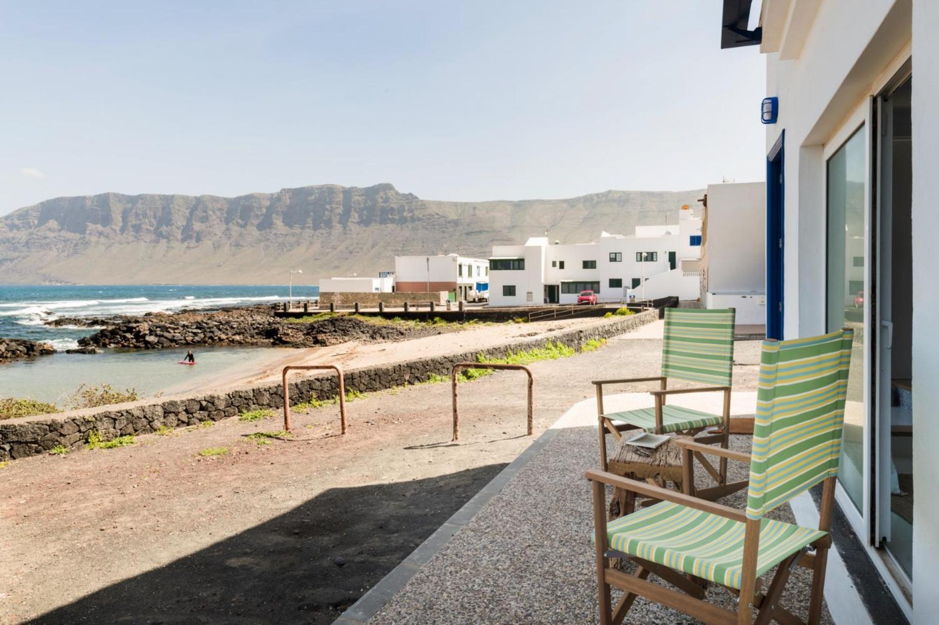 Casa Charcon Bajo, En Primera Linea De Mar - Lanzarote *