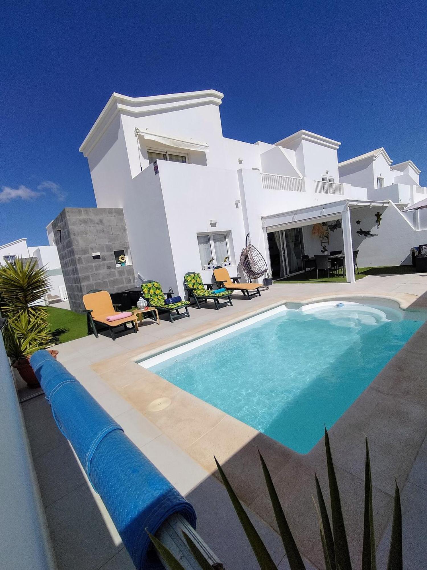 Lovely Agua & Fuego,heated Pool Playa Blanca (Lanzarote)