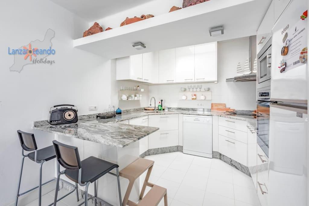 Atico La Deliziosa Vivienda Vacational With Sea View Apartamento Costa Teguise