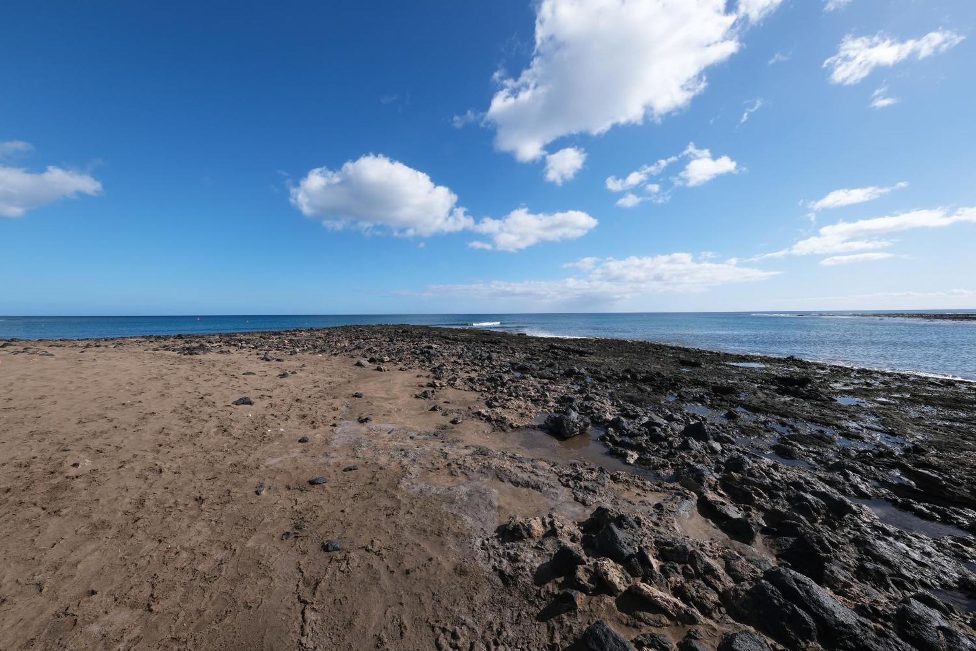 Sol Y Arena Playa Honda-100m From The * Playa Honda (Lanzarote)