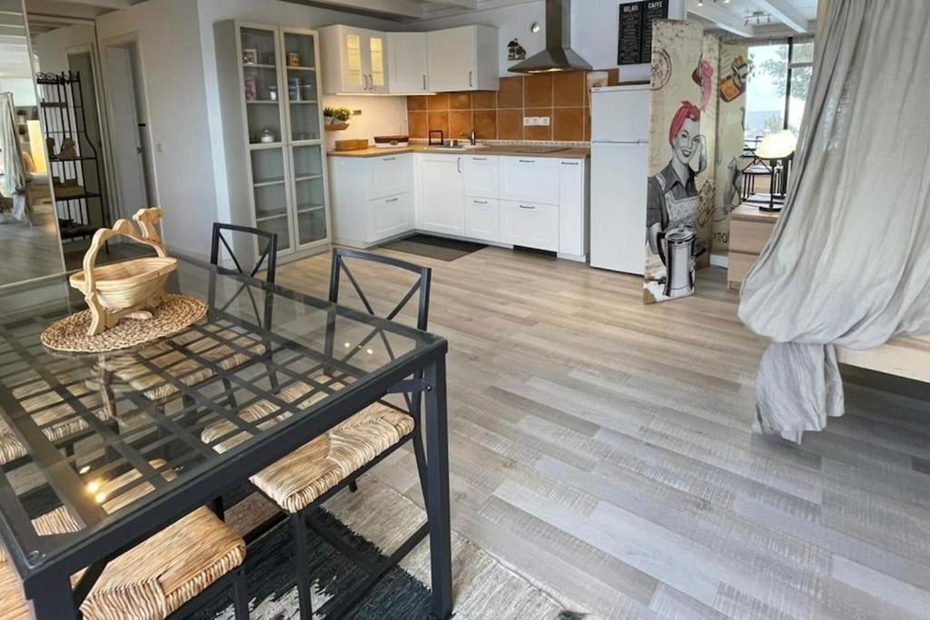 Lilli - La Maison De La Danse Apartment