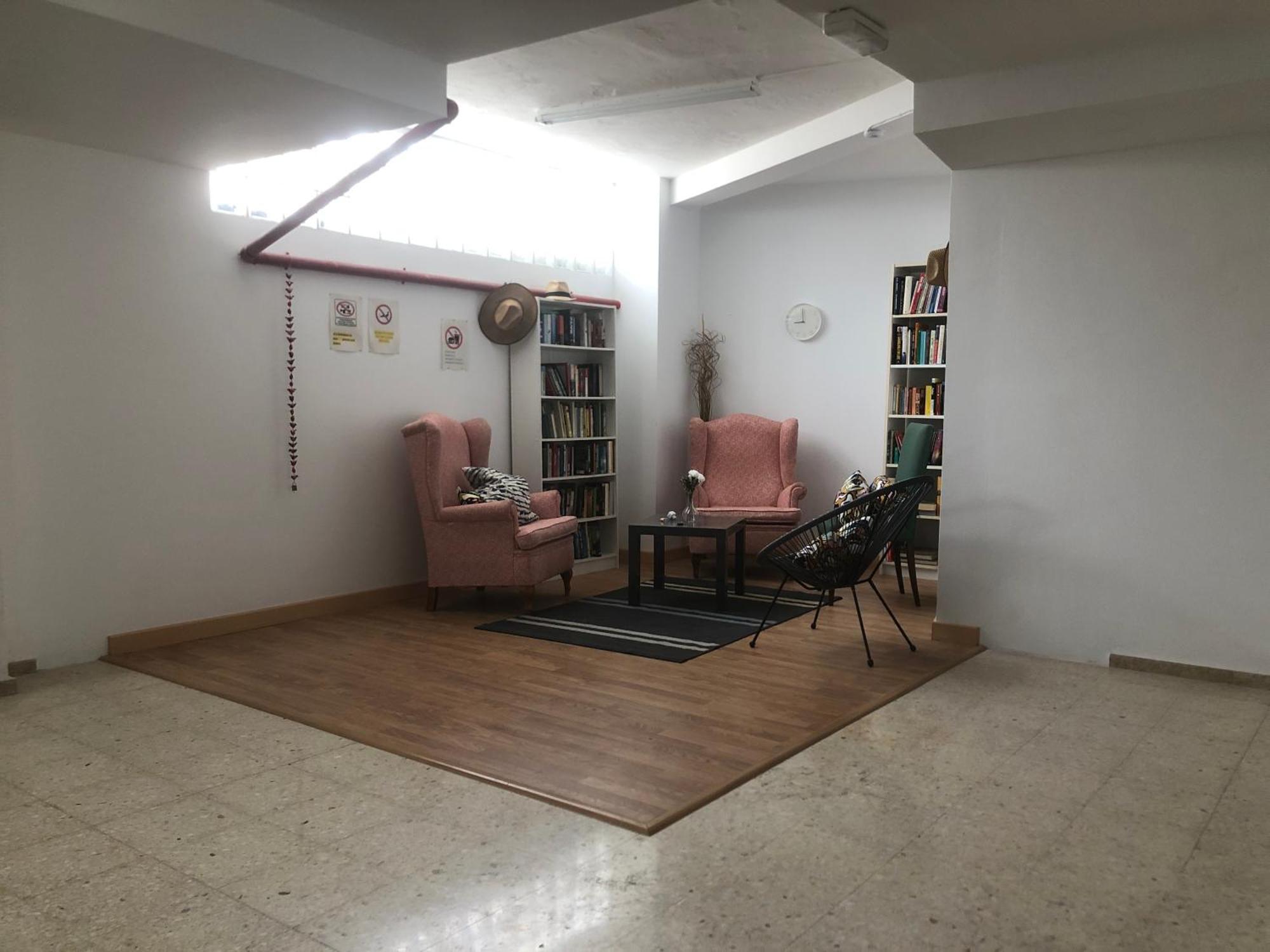 Urban Rest Zone And Coworking *
