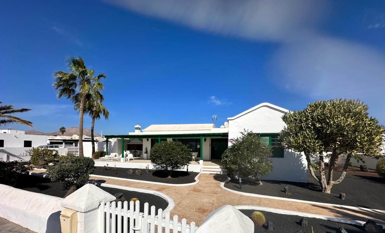 Luxury Sea Front -la Orilla Villa