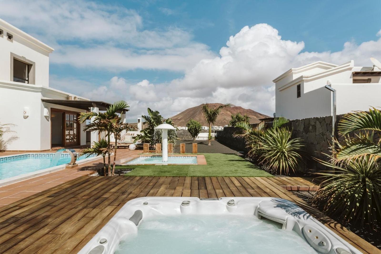 Marabú Playa Blanca (Lanzarote)