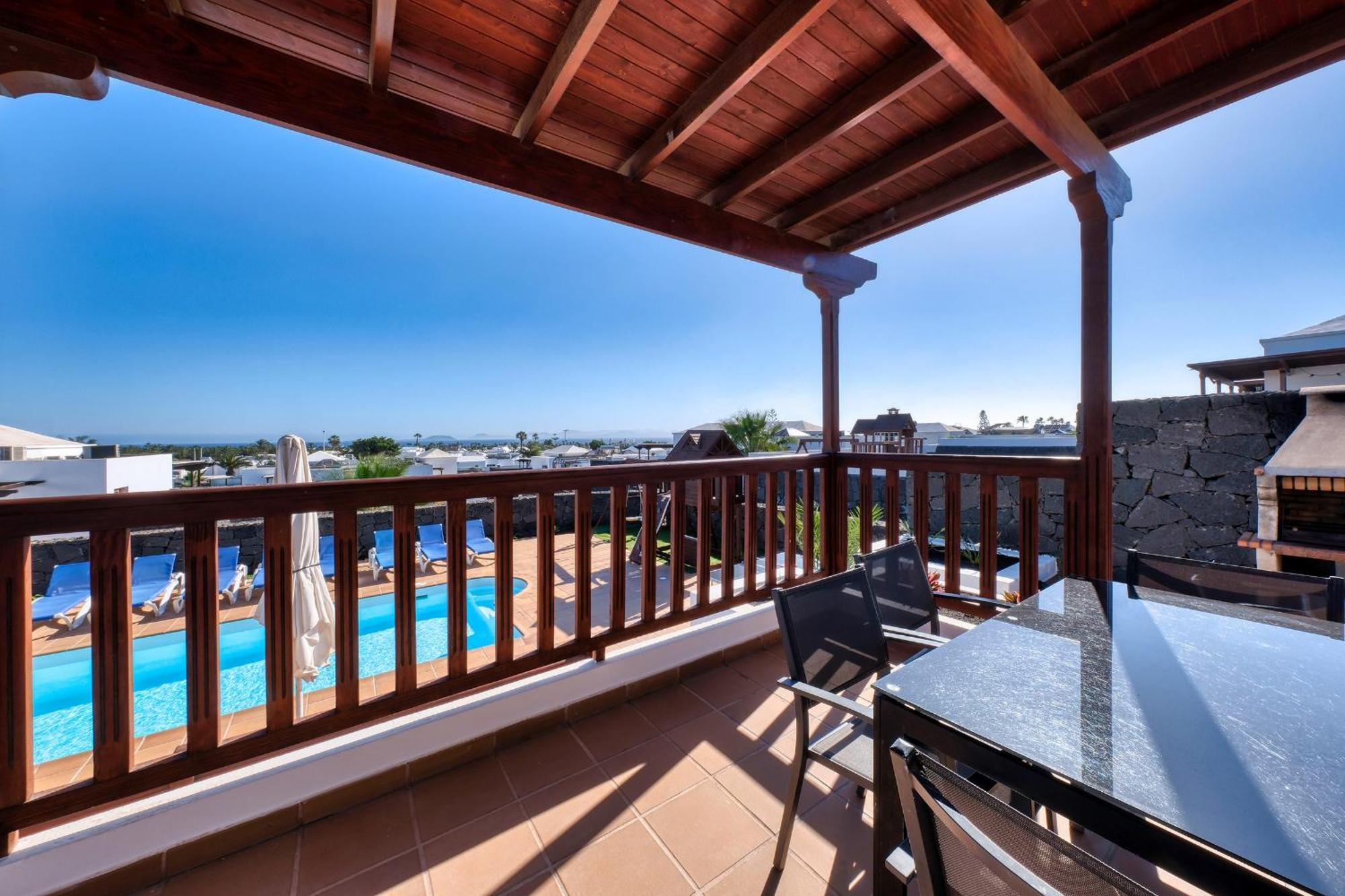 Flavia-private Pool, Jacuzzi, Sea Views *