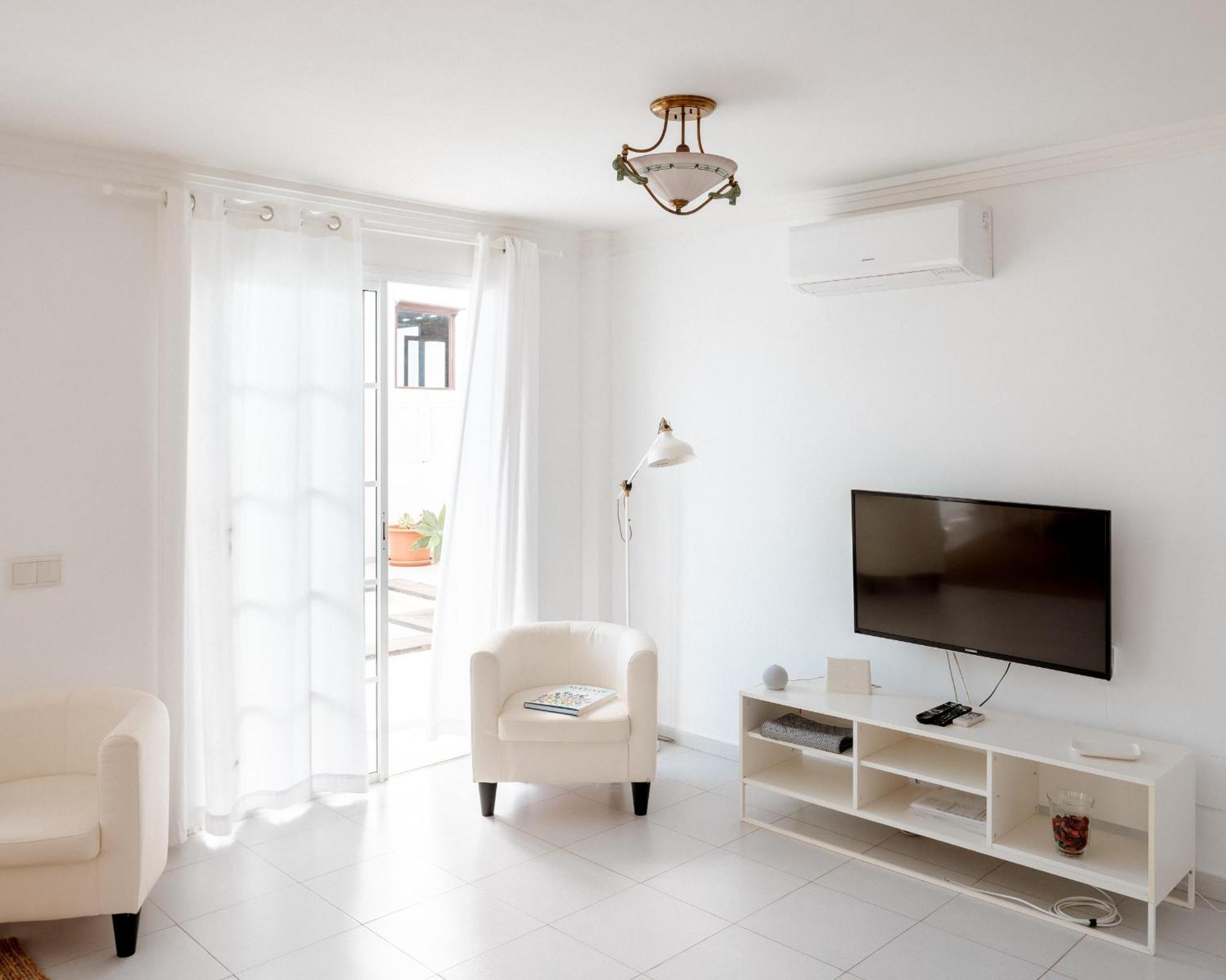 Fariones Villa Tias