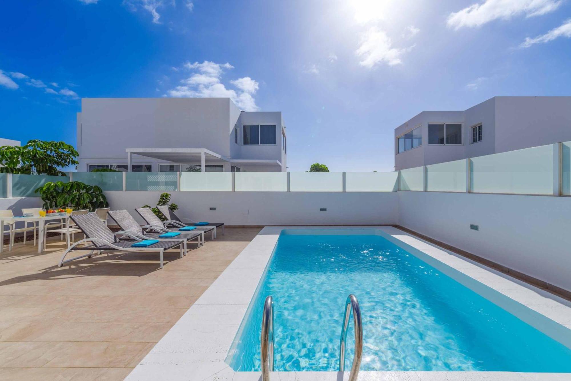 Marisol Villa *