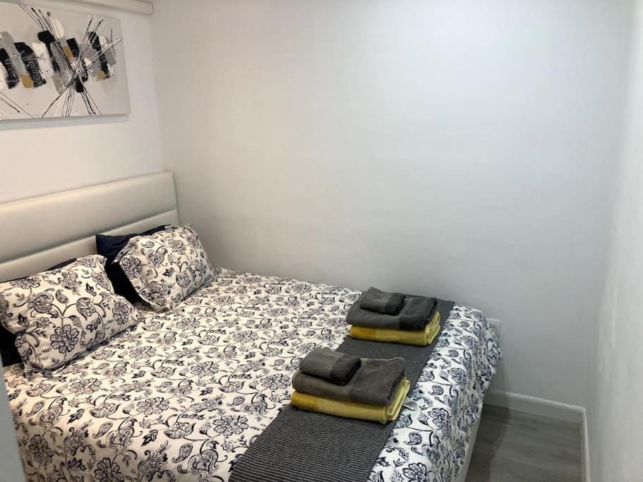 Airconditioned 2bed Poolside Puerto del Carmen (Lanzarote)