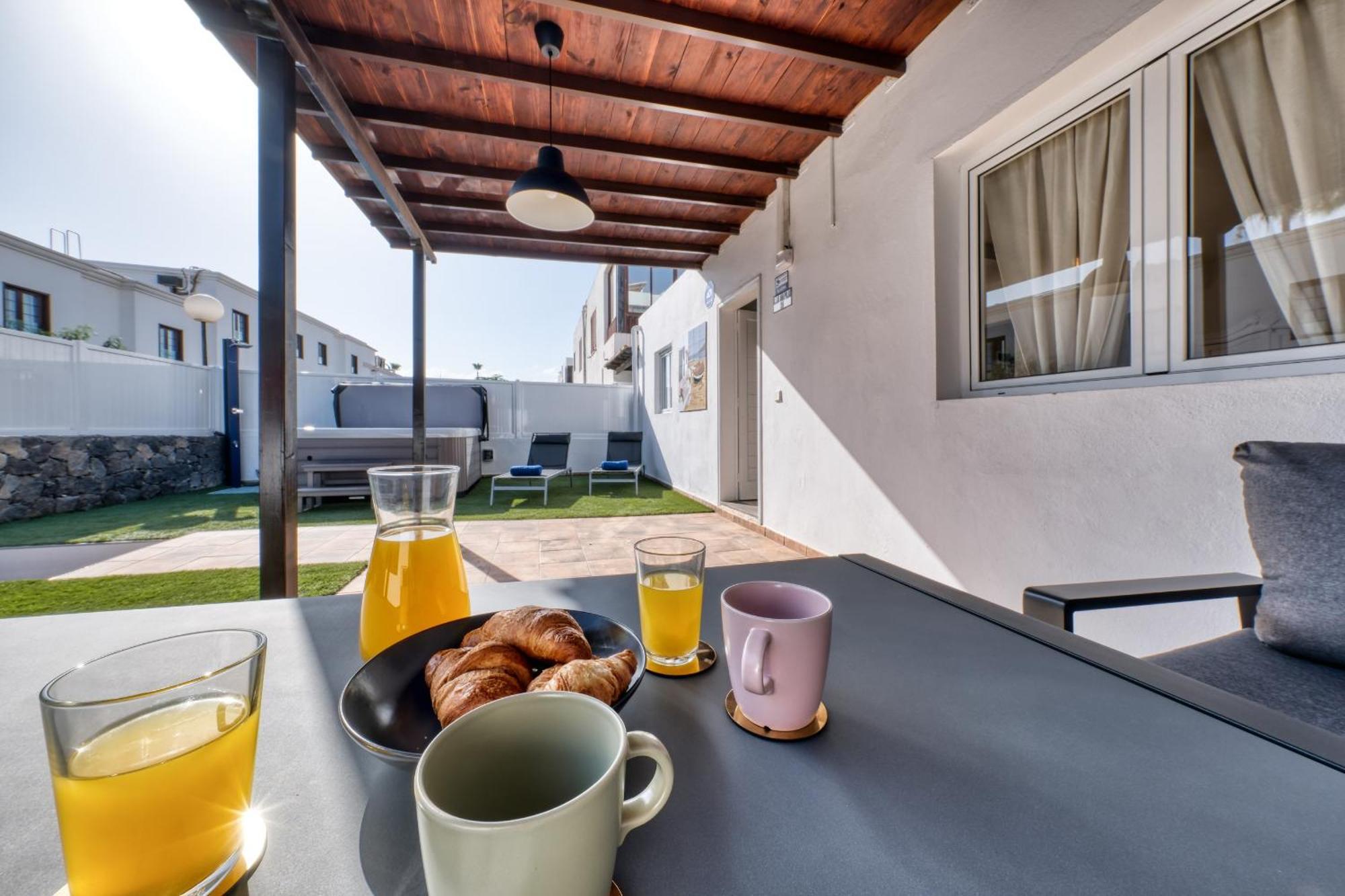 Flaminia - Jacuzzi And Foosball - Just 400m From The Villa Puerto del Carmen (Lanzarote)