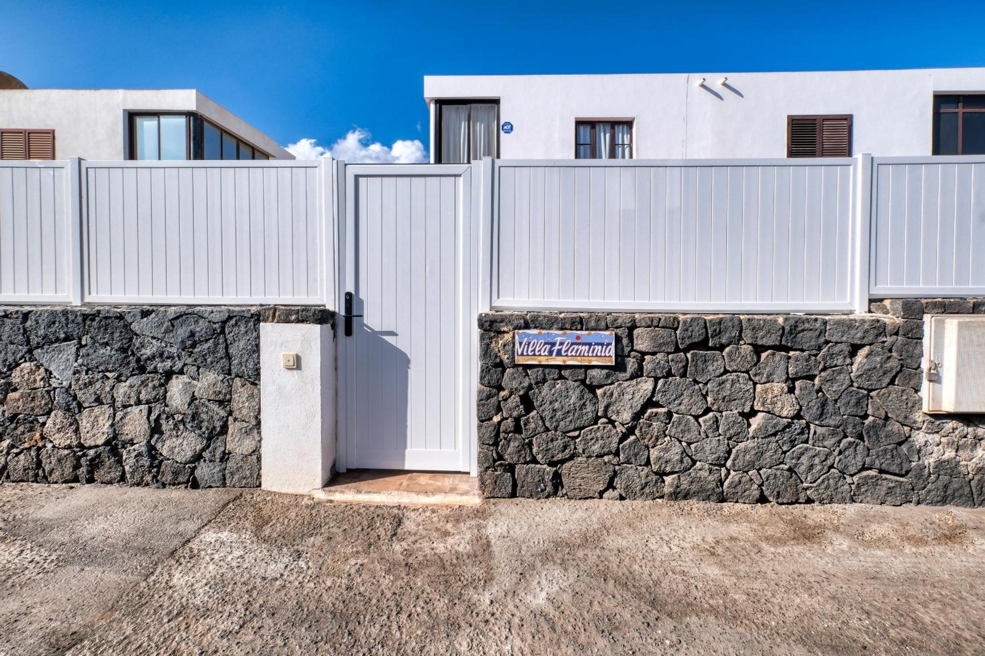 Flaminia - Jacuzzi And Foosball - Just 400m From The Puerto del Carmen (Lanzarote)
