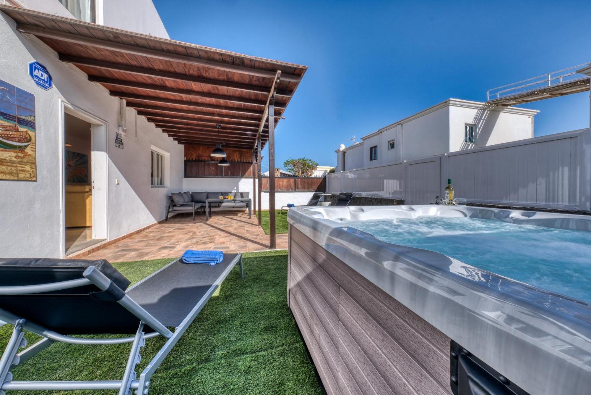 Flaminia - Jacuzzi And Foosball - Just 400m From The Villa Puerto del Carmen (Lanzarote)
