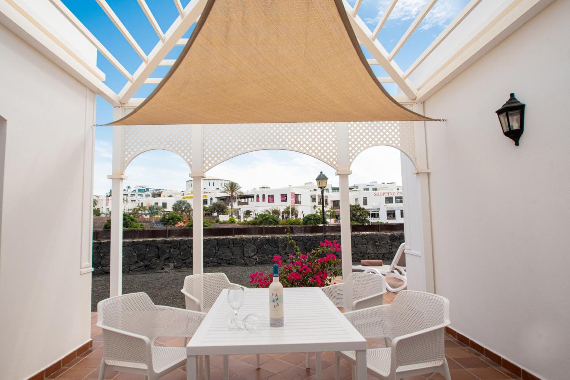 Livvo Coloradamar Aparthotel Playa Blanca (Lanzarote)