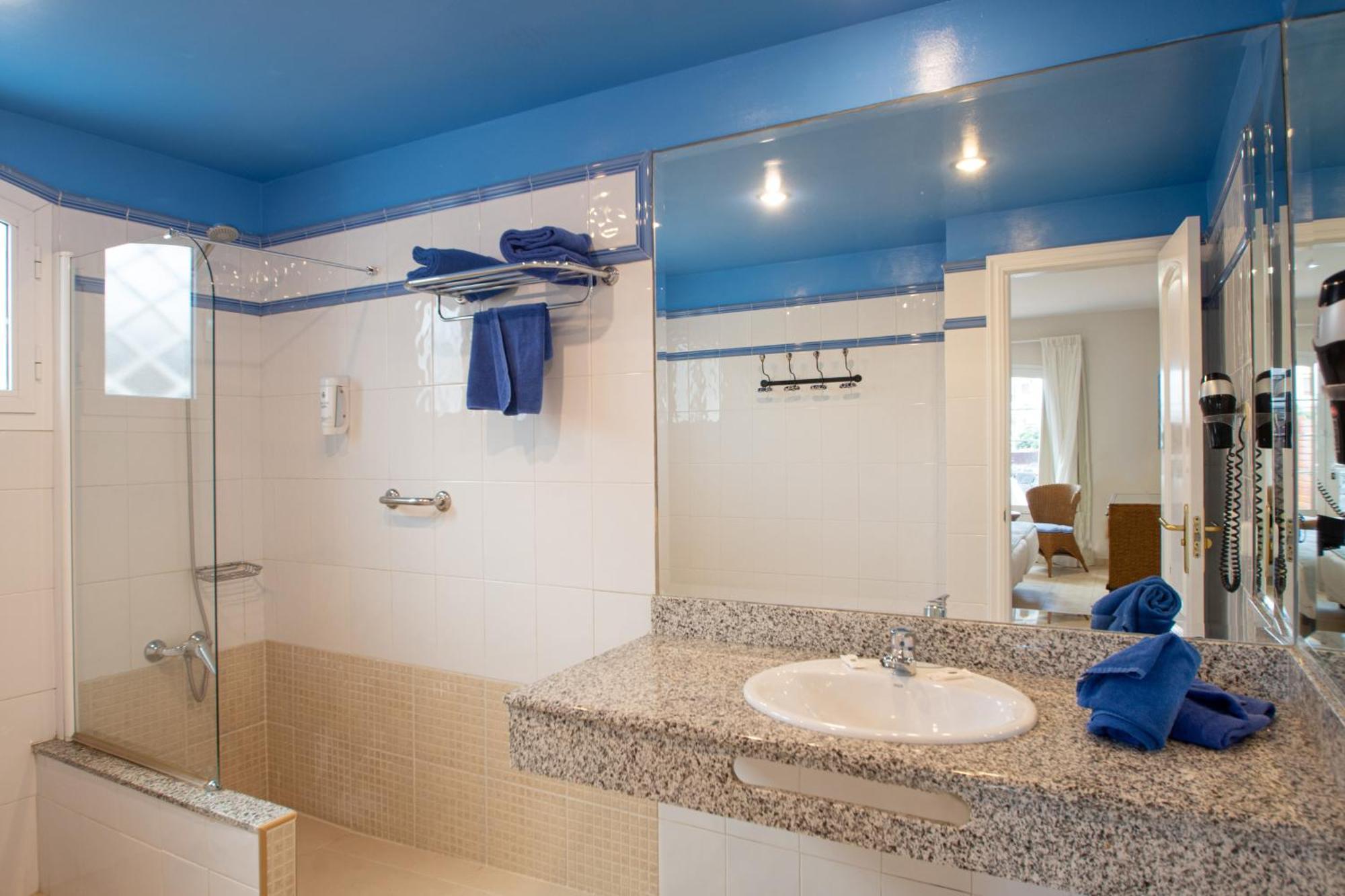 Aparthotel Livvo Coloradamar Playa Blanca (Lanzarote)