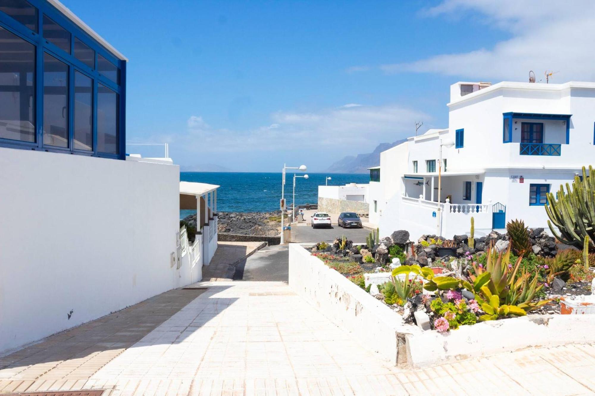 Casa Bianca Caleta De Guest house Famara