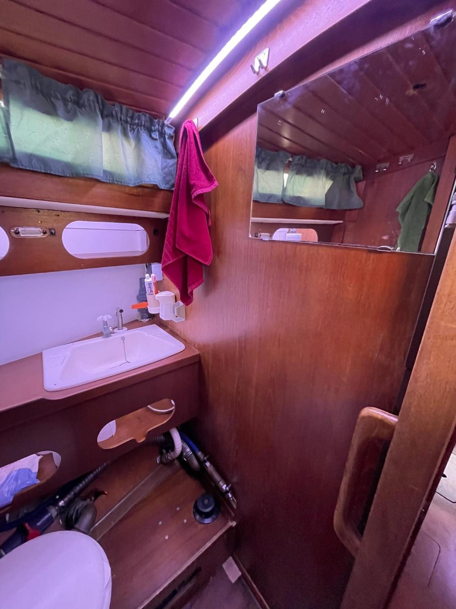 Botel El Velero *
