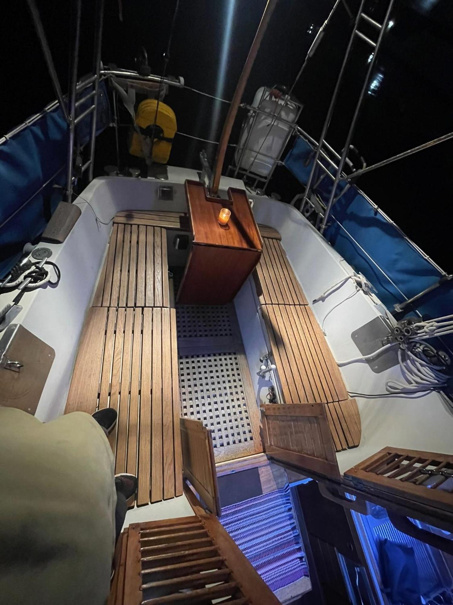 El Velero Botel