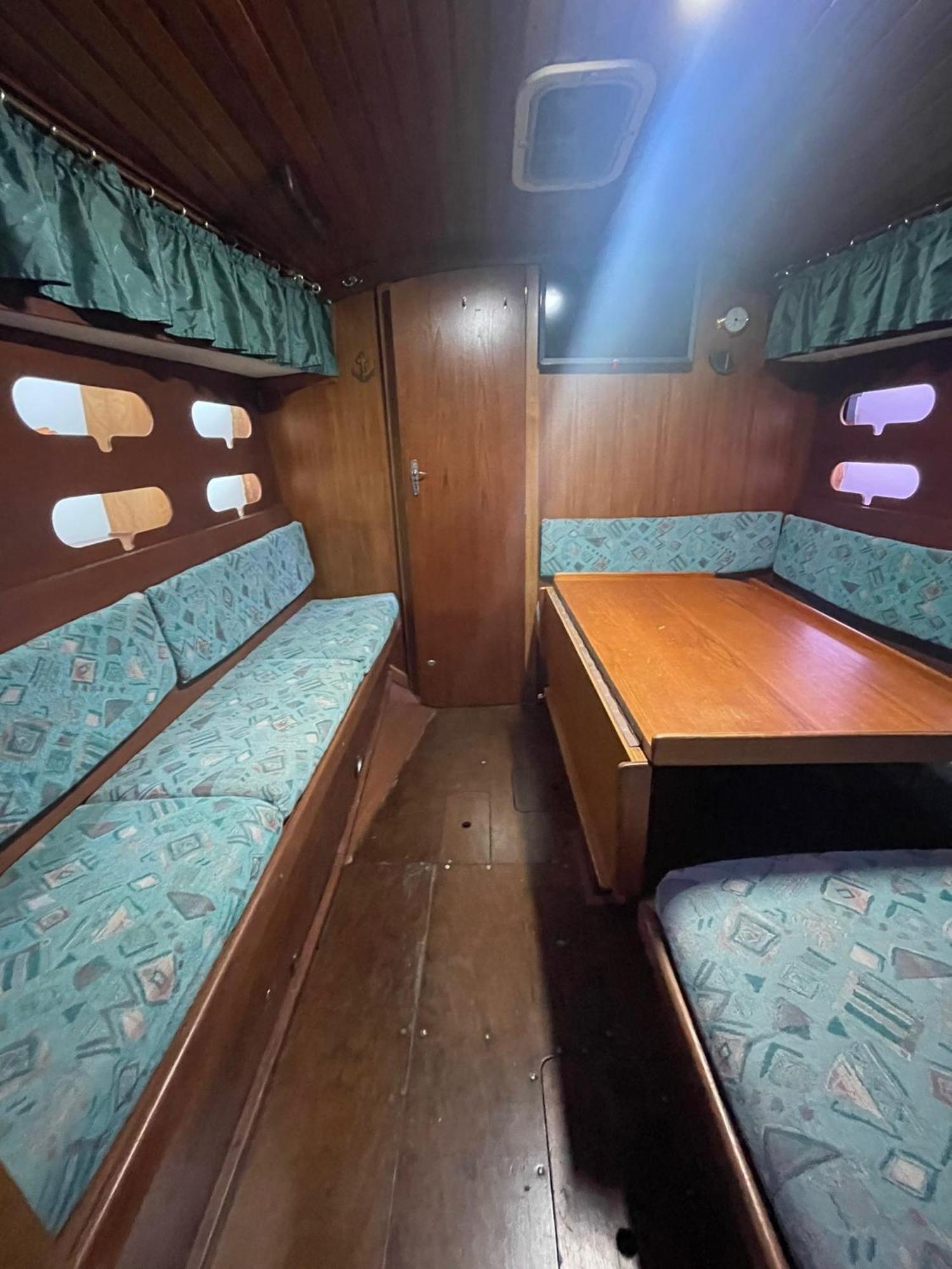 El Velero Botel