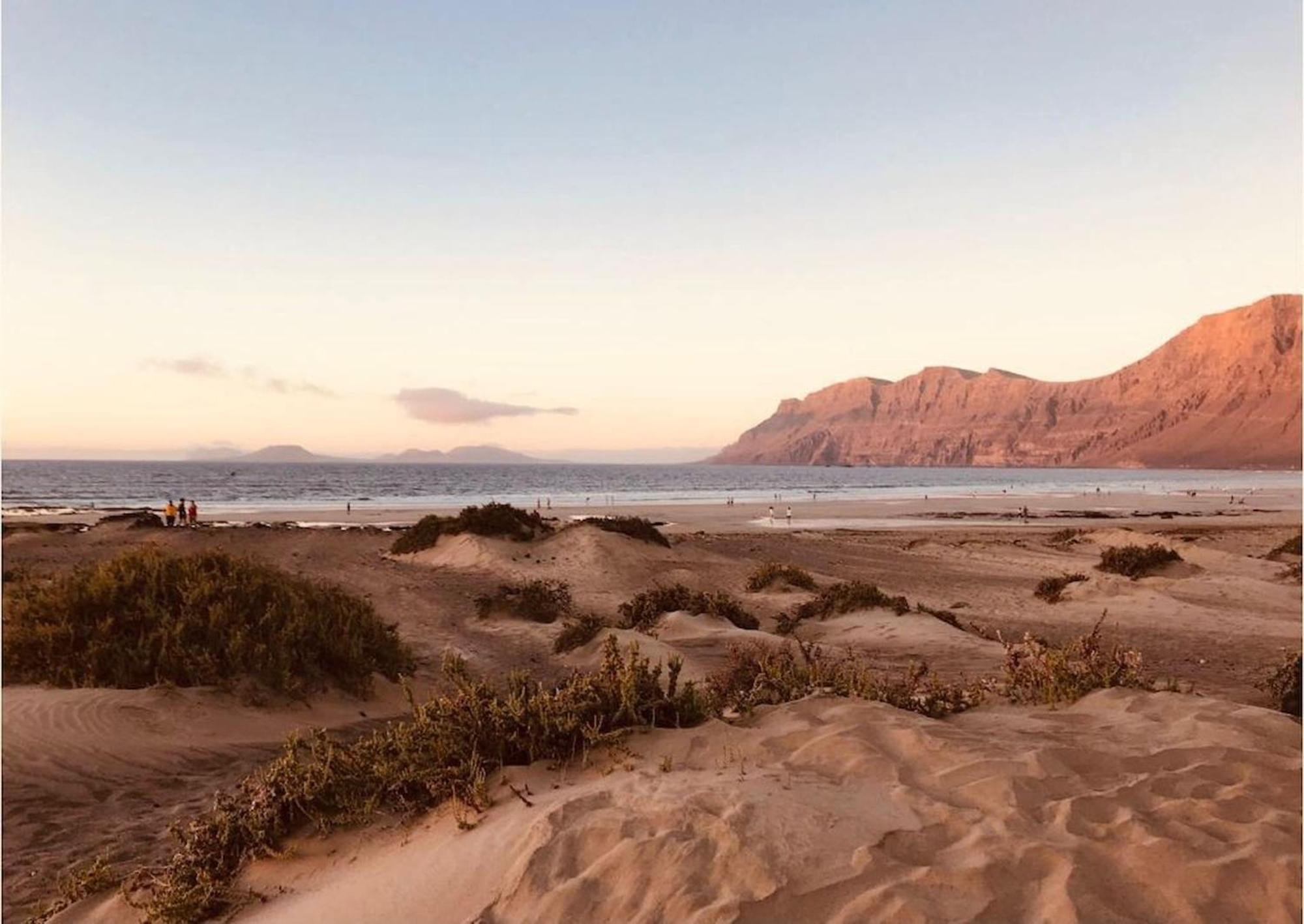 Casa Bianca Caleta De Guest house Famara