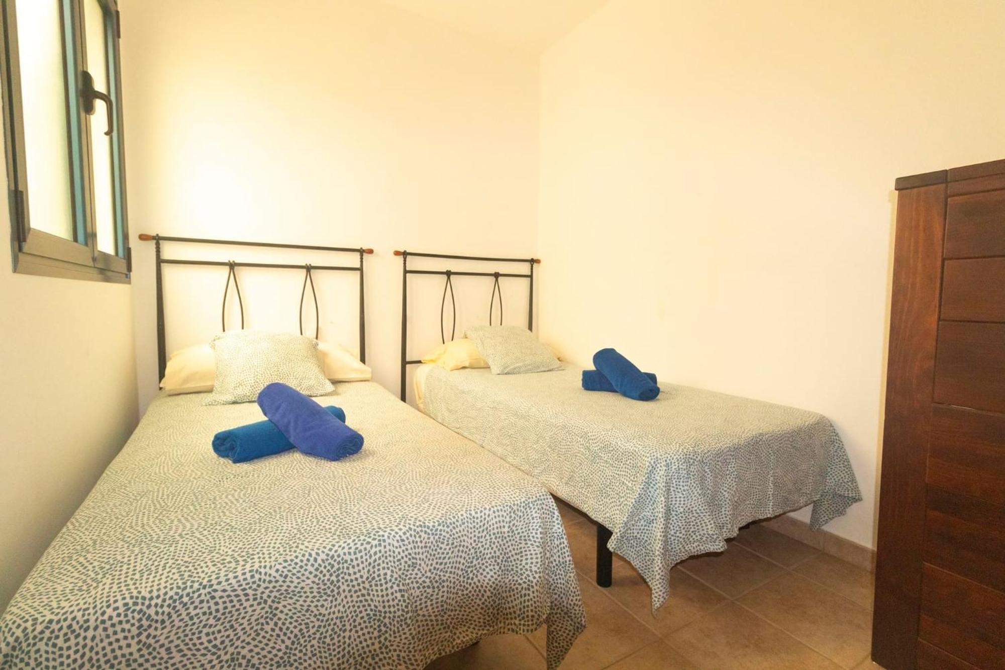 Casa Bianca Caleta De Guest house *