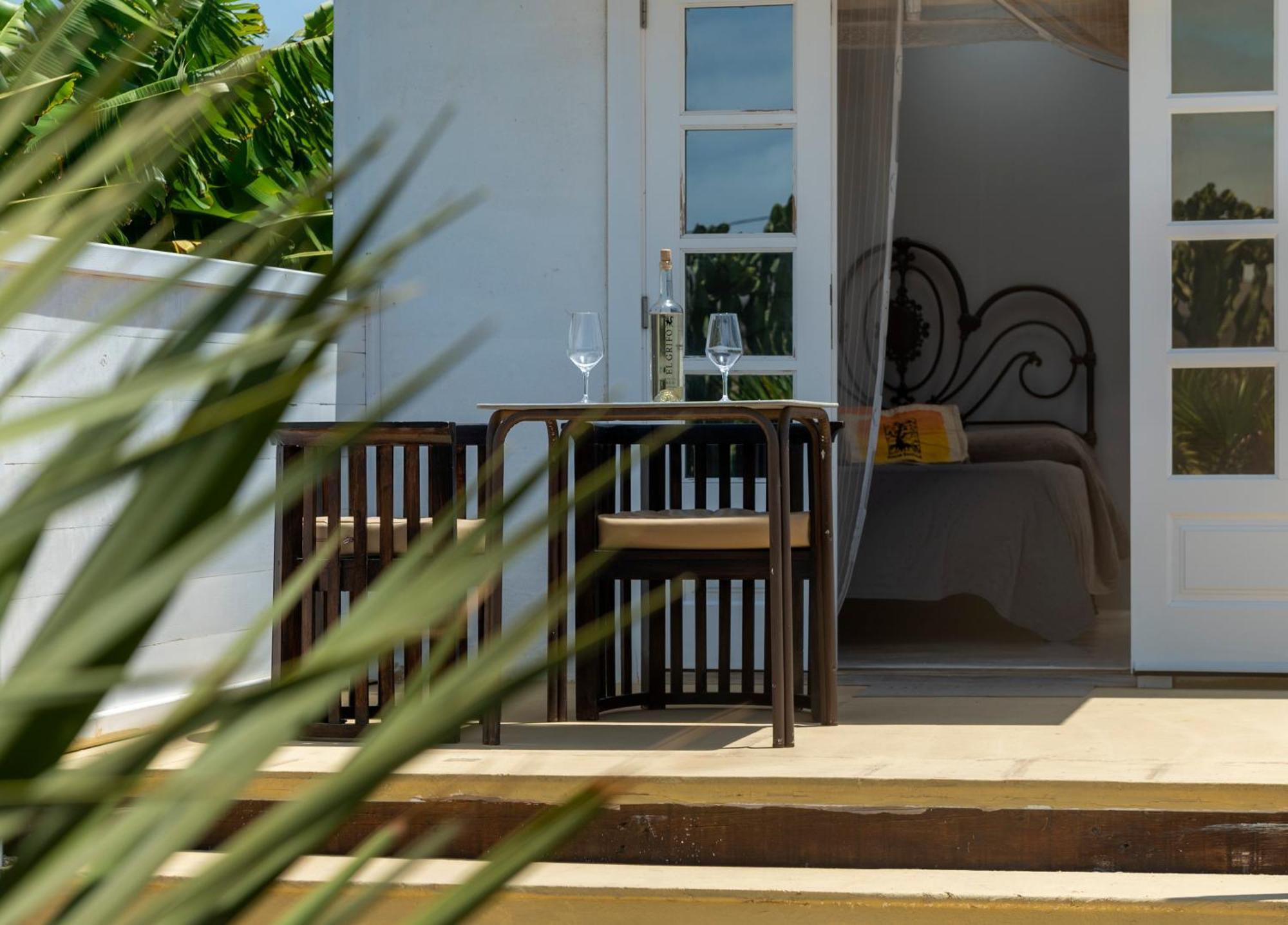 Isolina Boutique - Adults Recommended 4* Macher