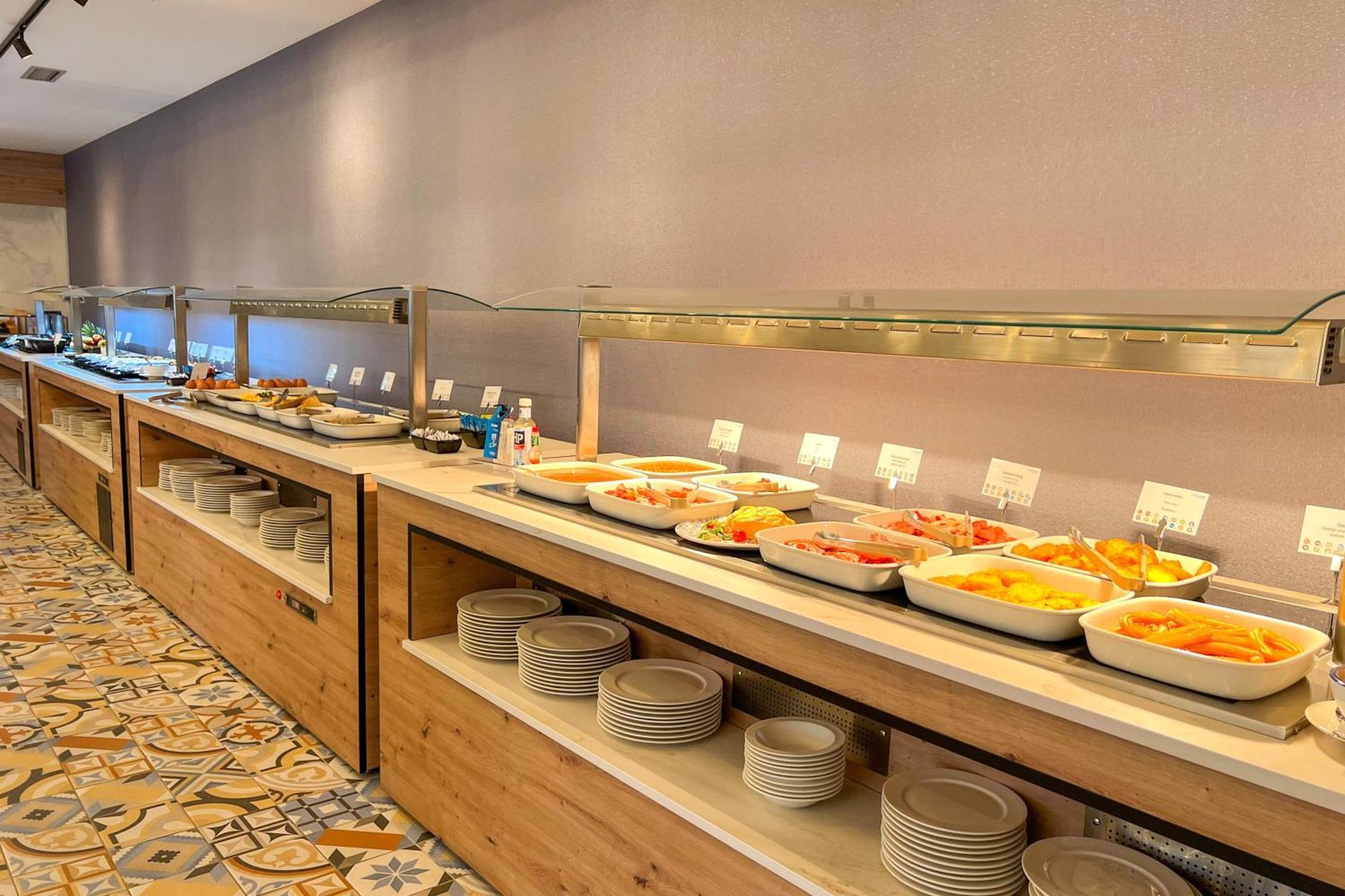 Cordial Marina Blanca Hotel