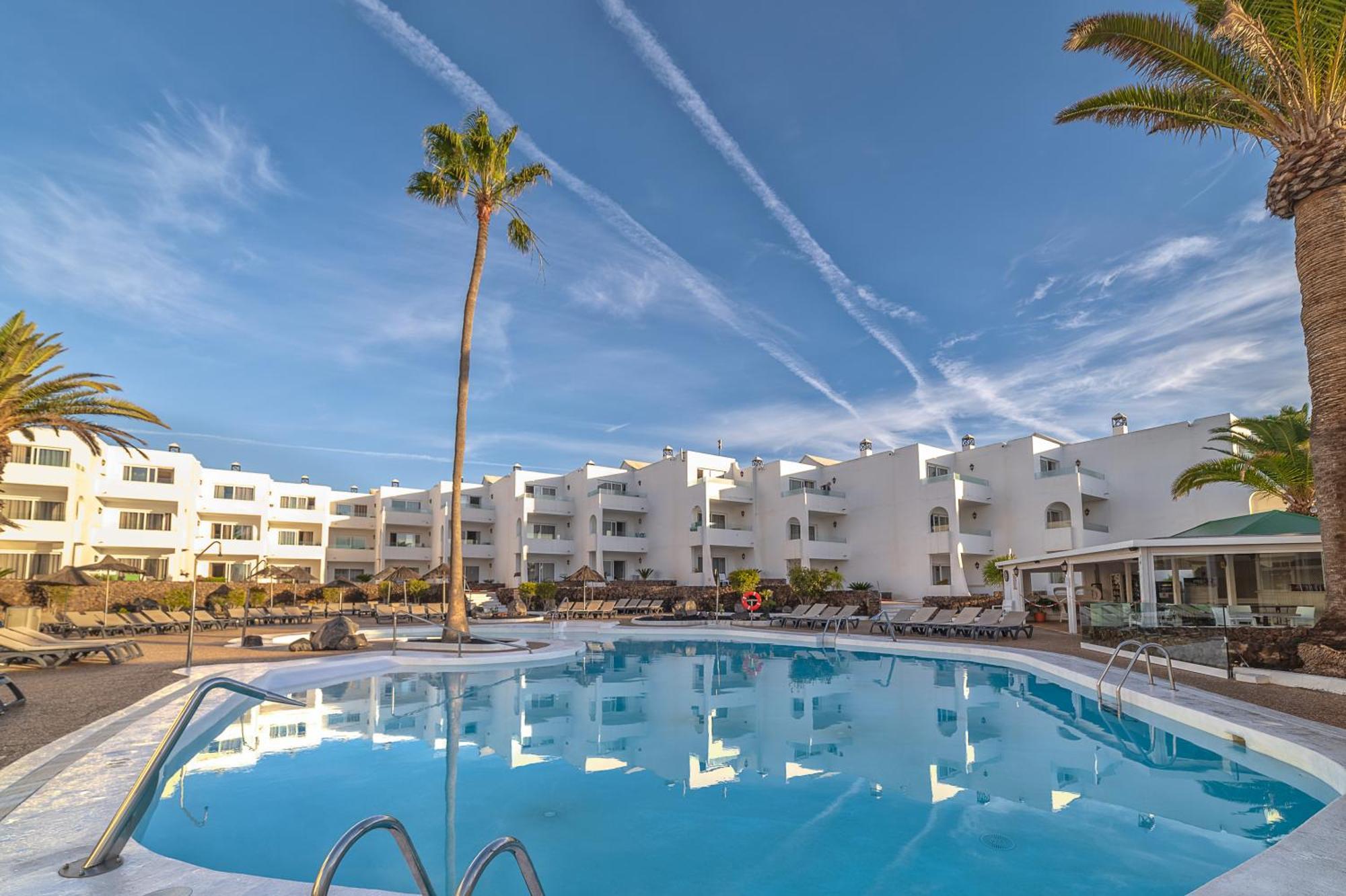 Siroco - Adults Only 18 Apartahotel 3*