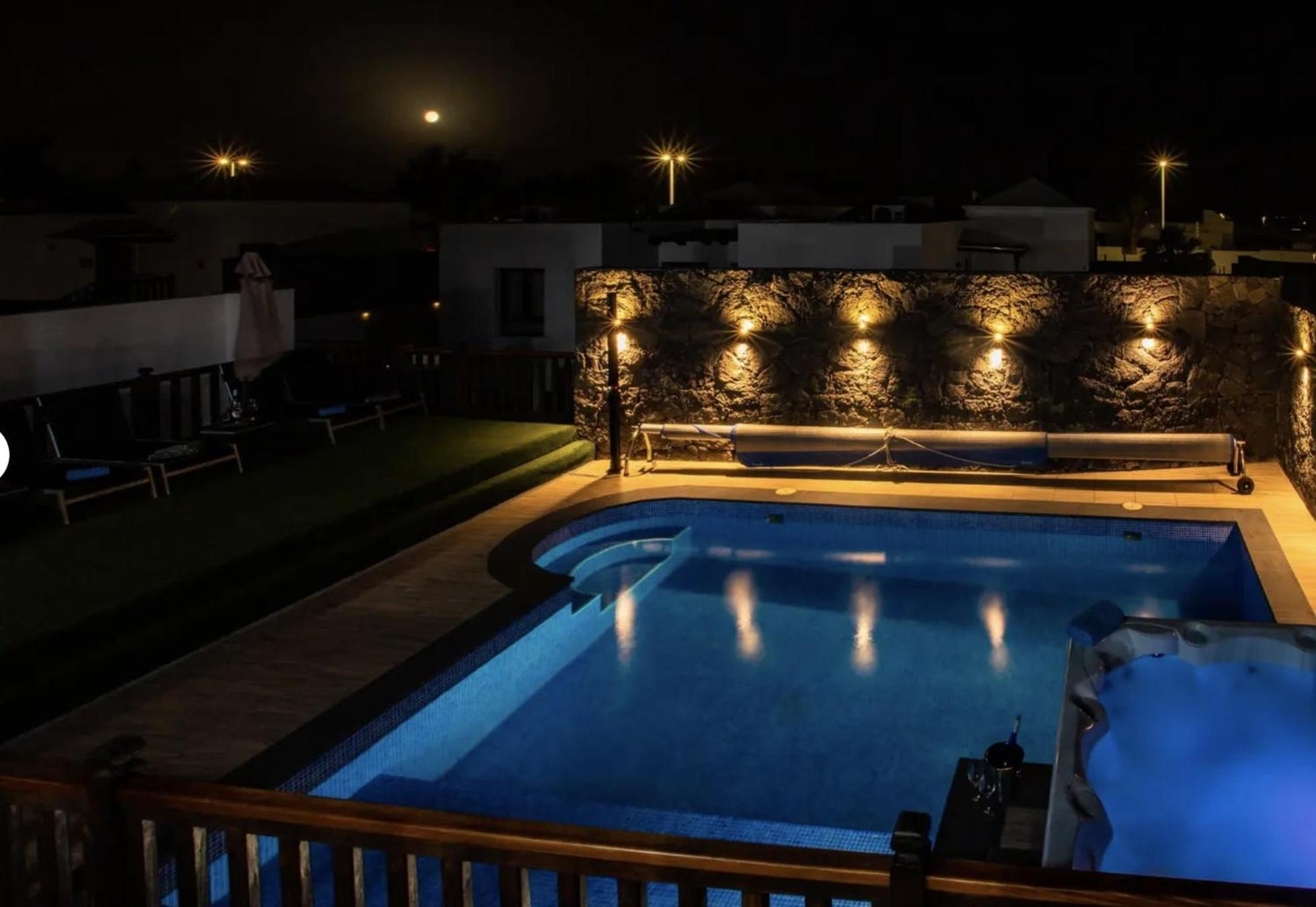 Casa Blanca Villa *