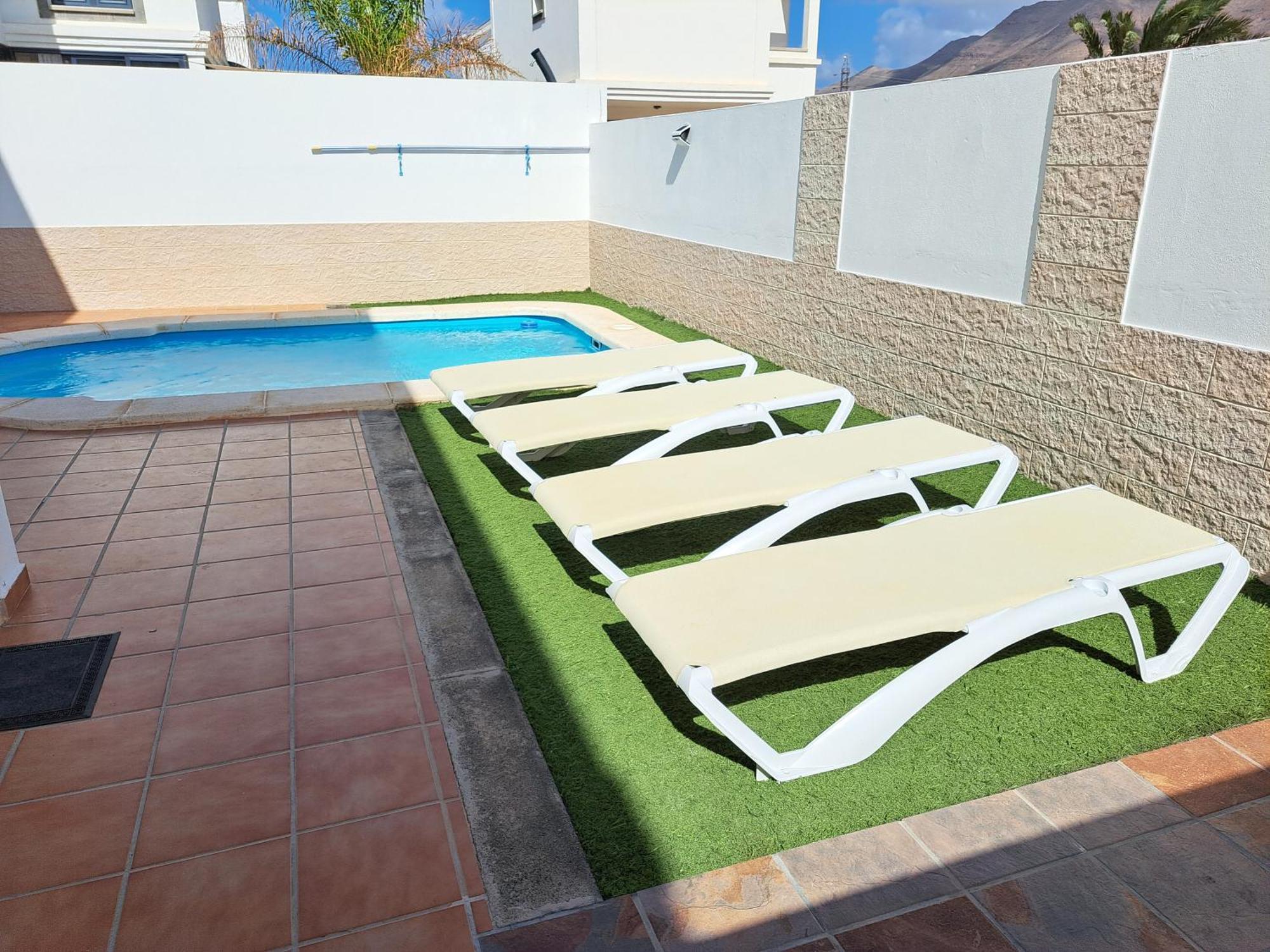 Linda Con Piscina Privada Villa *