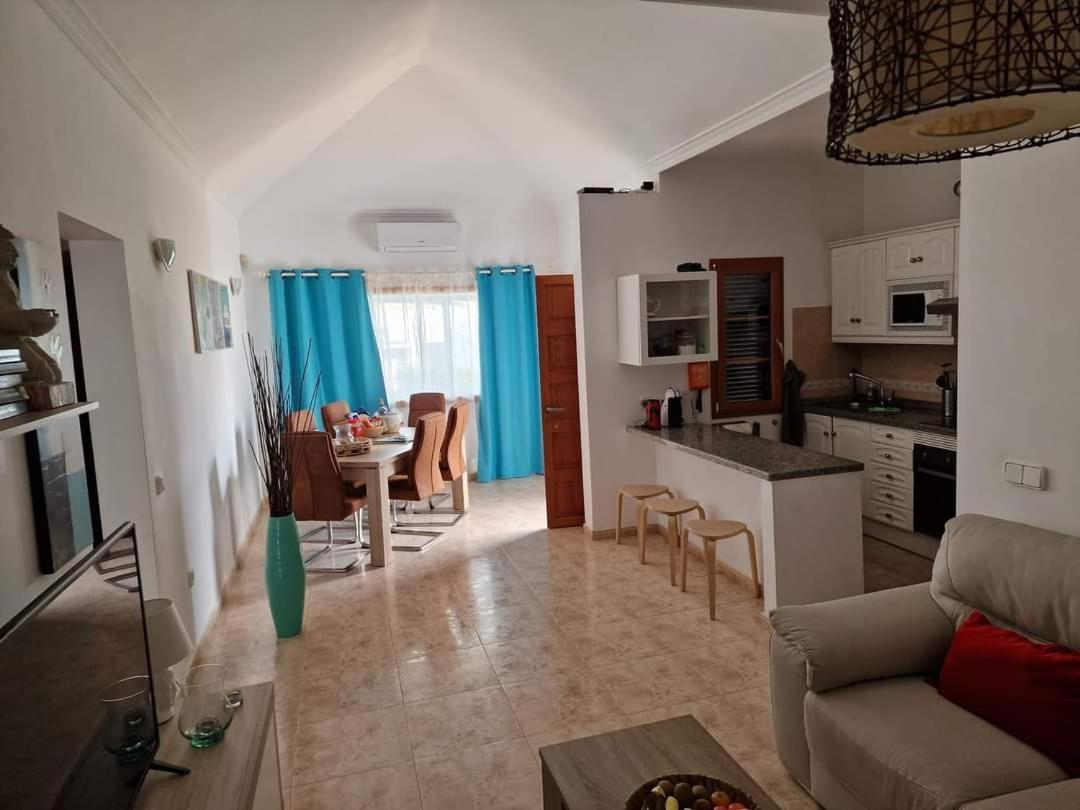 Juanita, Puerto Del Carmen, Lanzarote Villa Tias
