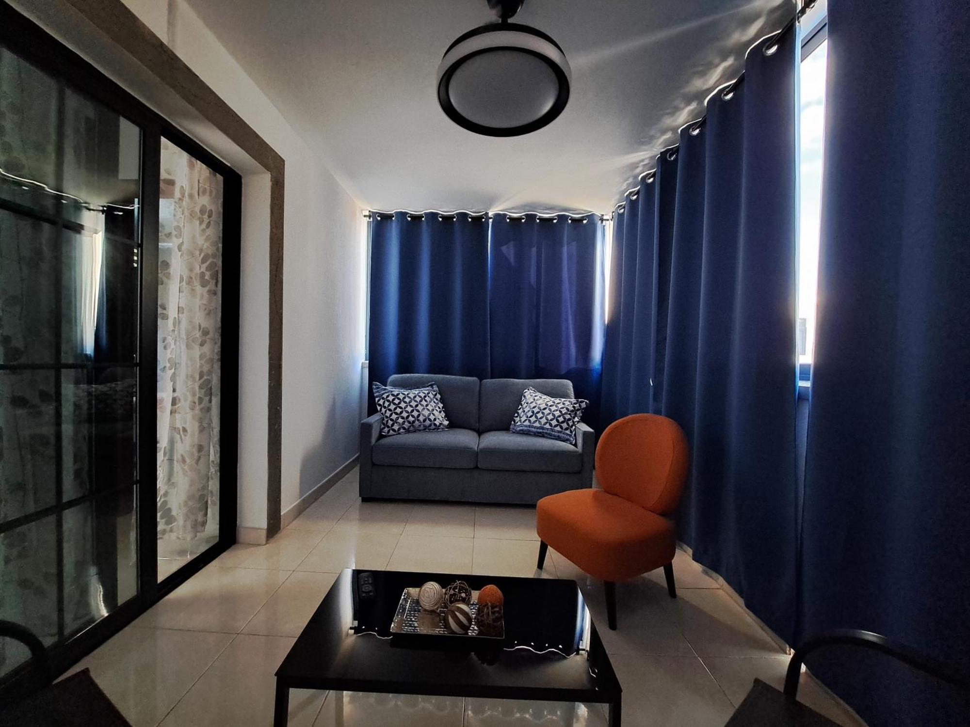Linda Con Piscina Privada Villa